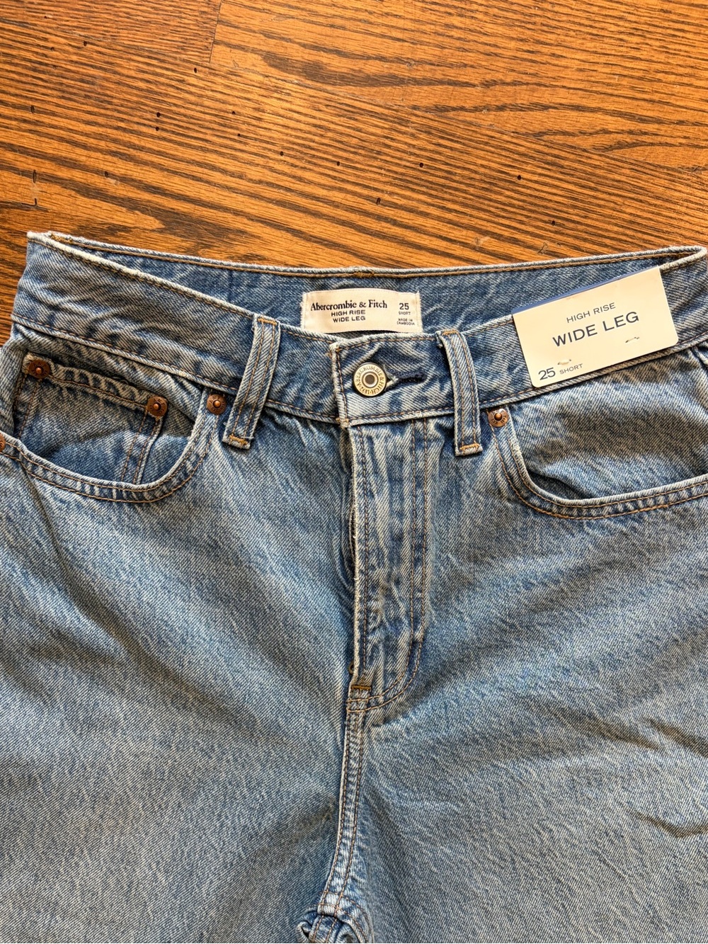 Abercrombie & Fitch Women’s Light Wash Wide Leg Jeans